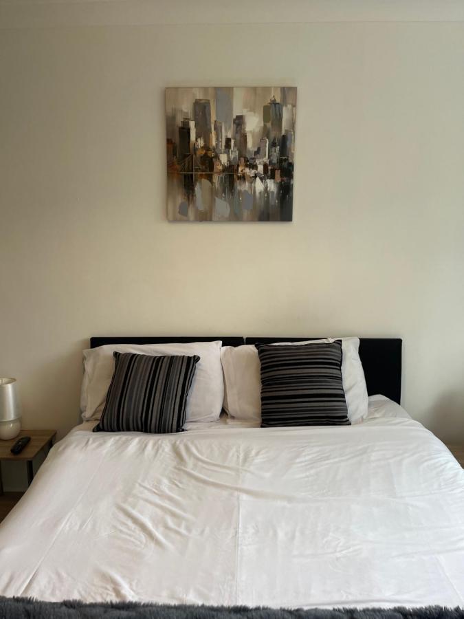 Apartment A From Ascot (Berkshire)